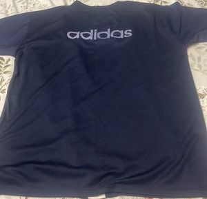 Adidas T-shirt