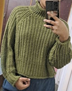 H&M Olive Ribbed Cropped Sweater