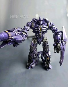 Baiwei TW-1028 Transformers: Shockwave Figure