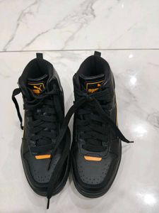 Puma Sneakers
