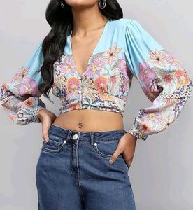 Floral Print Pull Sleeve Crepe Crop Top