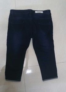3/4th Skin Fit Denim With Design At Front