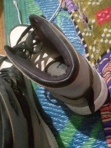 Cool Black &amp; White Sneakers