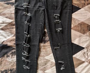 Urbanic Black Distressed Slim Fit Jeans For Women