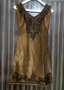 Elegant Embroidered Kurta