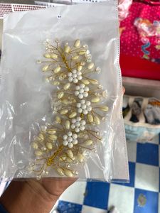 Flower And Leaf Designed Tiyara