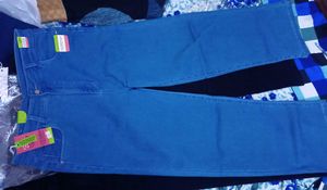 Branded New Straight Fit Jeans For Women