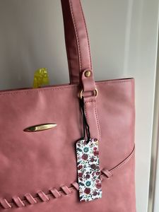 Super spacious handbag in pink