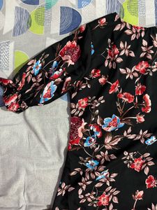 Elegant Black Floral Top – Stylish &amp; Comfortable