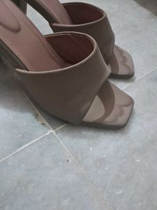 3.5 Inches Long Nude High Heels