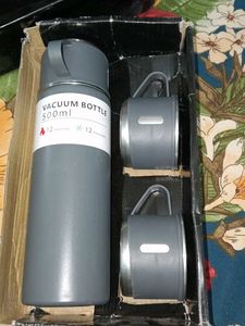 Vaccum Flask Set Of 3 Cups