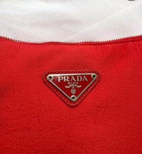 Authentic Prada❤️‍🔥 2005 Re Edition Bag