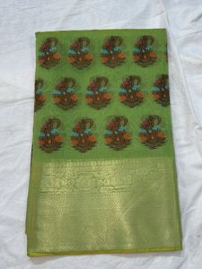 💚Banarasi Zari Fabric with Woven Motifs