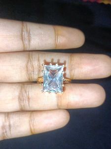 Elegant Gold Ring