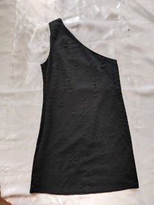 Black One-Shoulder Top