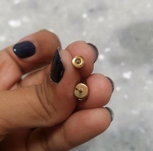 Regular sized gold-plated Diamond ear studs!💎✨