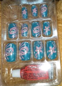 Artificial Nails With Nail Glue