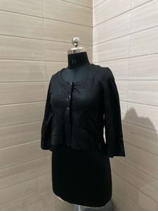 H&amp;M Elegant Black Cropped Jacket
