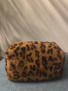 Furry Make Up Pouch| Forever 21