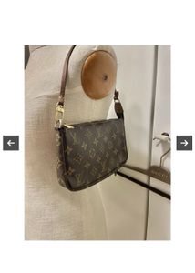ThLouis Vuitton Pochette accessoire leather handba