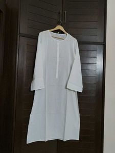 Vrinda Women White Embellished Cotton Kurta