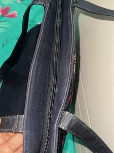 (BAGS TO DONATE) Floral Print DARK BLUE Tote Bag