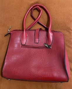 Red Tote Bag With Pouch