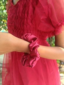 Maroon Midi Dress With Free Scrunchie