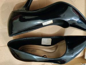 Black Shoe