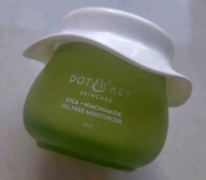 Cica Oil-Free Moisturizer From Dot&amp;Key