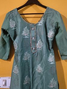 Green Embroidered Kurta