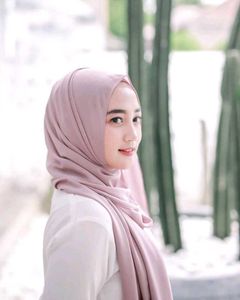 Elegant Pink Hijab