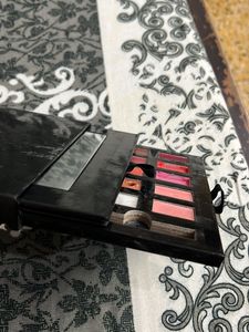 Oriflame Makeup Kit