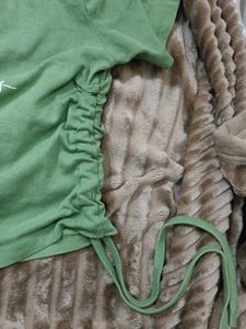 Green lace crop top 🍈