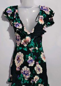 Chic Floral V-Neck Mini Dress