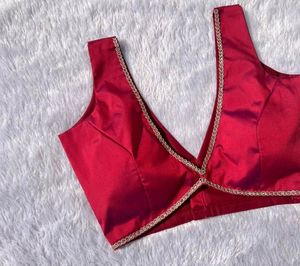 Alia Cut Deep V Neck Sleevless Padded Blouse