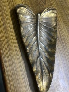 Leaf Design Showpiece