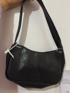 Savana Black Shoulder Bag