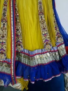 Readytowear Saree With Semi Stitched Blouse