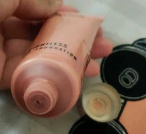 Lakme 9to5 Mouse Foundation &amp; Nykaa Face Pri