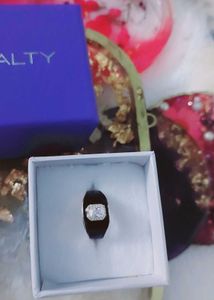 Gold Ring with Stone Detail - Size 17 Starting 299