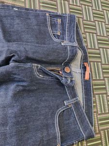 Blue Jeans with White Thread Border &amp; Back Pocket