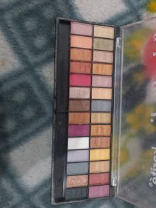 COLOR STUDIO KARITE EYESHADOW PALETTE