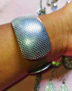 4 EARRINGS &amp; 2 BANGLES JUST = 79/-
