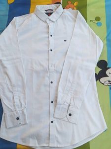 👨‍🦱Branded White Shirt