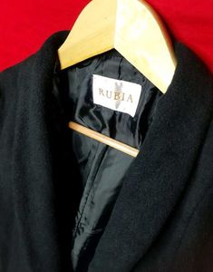 Black overcoat (Woman)