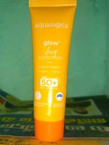 Aqualogica Glow+ Dewy Sunscreen