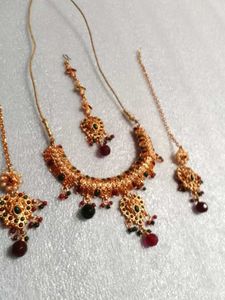 Vintage Style Gemstone Necklace