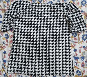 Houndstooth Print Top