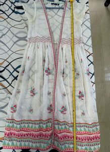 SRISHTI Floral Embroidered Ethnic Long Shrug